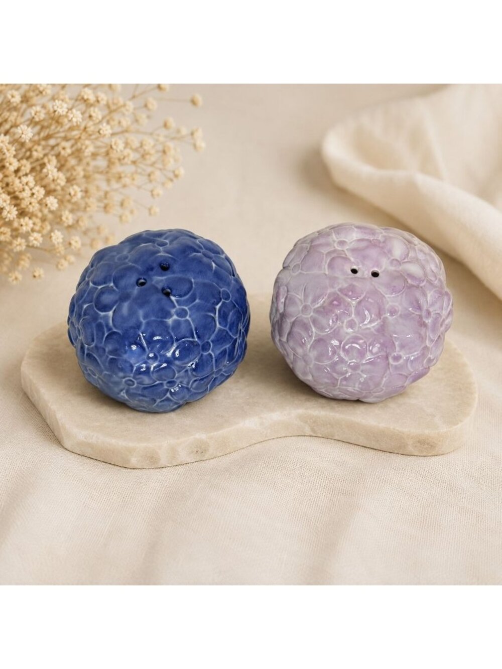 Hydrangea Salt Pepper Shakers Blue Purple Floral Ceramic Cottagecore Table Decor